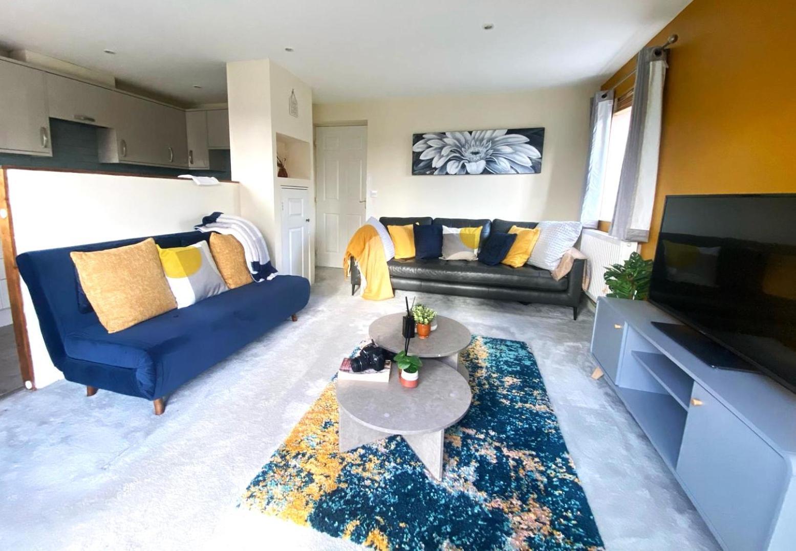 Large Cosy 2 Bedroom Ground Floor Flat In Stevenage Sg1 Sleeps 4-5 Free Parking Exterior photo